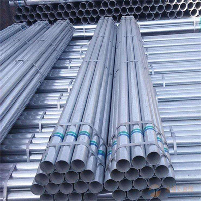 DC52D Z80 galvanizó las tuberías de acero que 108m m OD 3m m cubren con cinc color revestido de la astilla