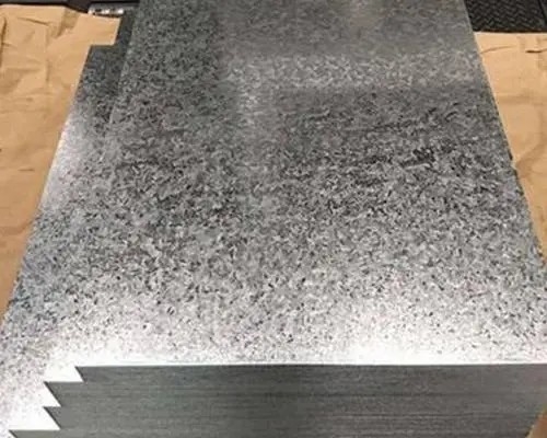 EN10292 que engrasa el acero galvanizado sumergido caliente cubre la hoja plana del soldado enrollado en el ejército del SUS de 6m m