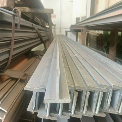 Barras en T de acero de aleación 15CrMo 300 * 300 * 12mm laminadas a caliente 6 metros o 12 metros longitud color negro